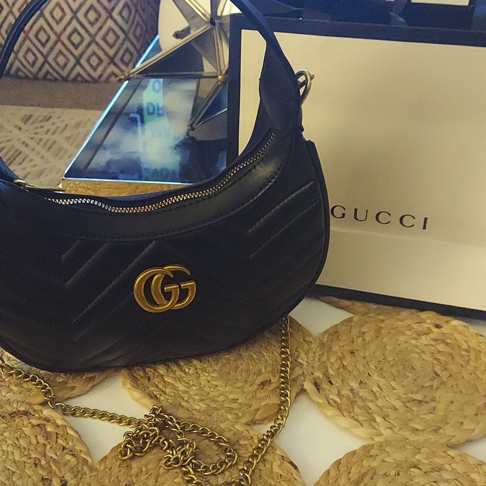 GG Marmont Quilted Leather Crossbody Bag